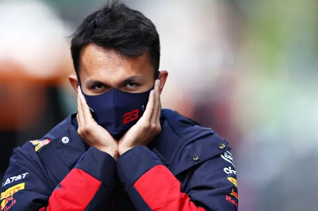 Albon handen hoofd België 2020jpg