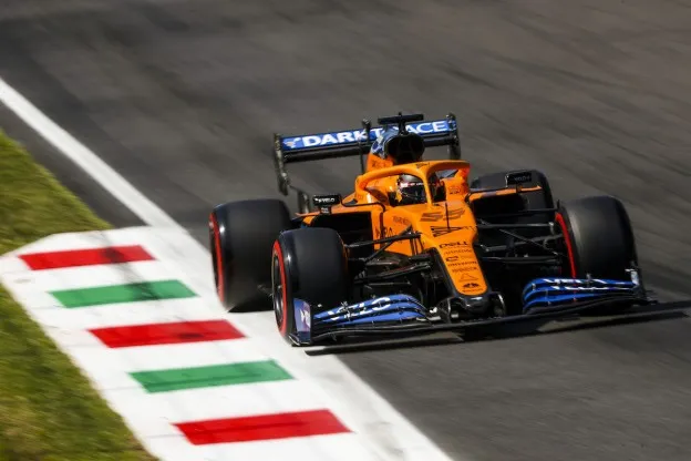 sainz italie mclaren voorjpg