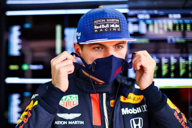 Max Verstappen Sochi mondkapjejpg