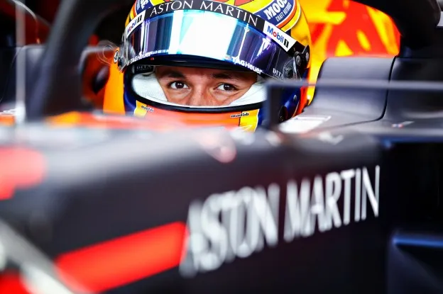 Albon in auto Duitsland 2020jpg