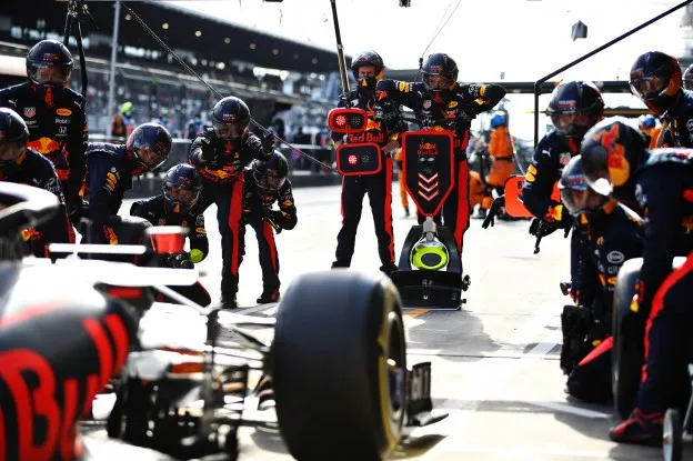 Max Verstappen Red Bull Racing pitstopjpg