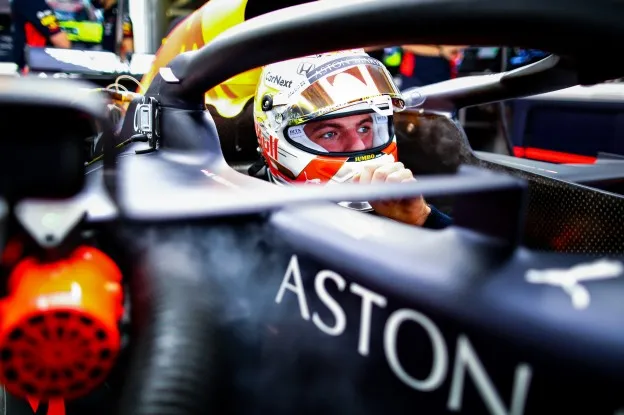 Verstappen in auto Portugal 2020jpg