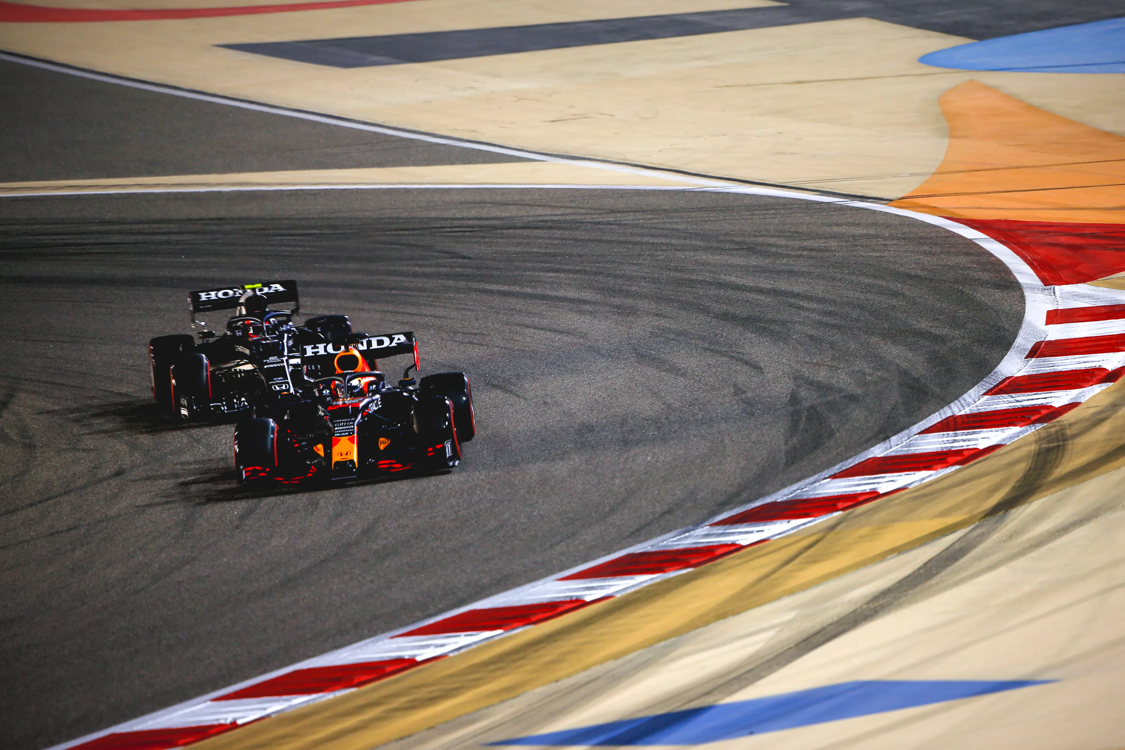 red bull alphatauri bahrein