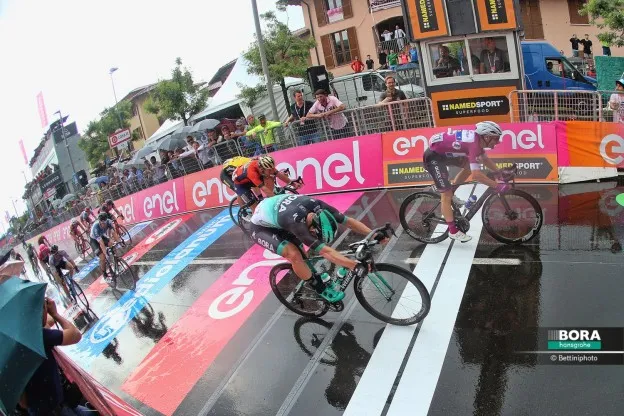 BH BP Giro Sam Bennett Elia Vivianijpg