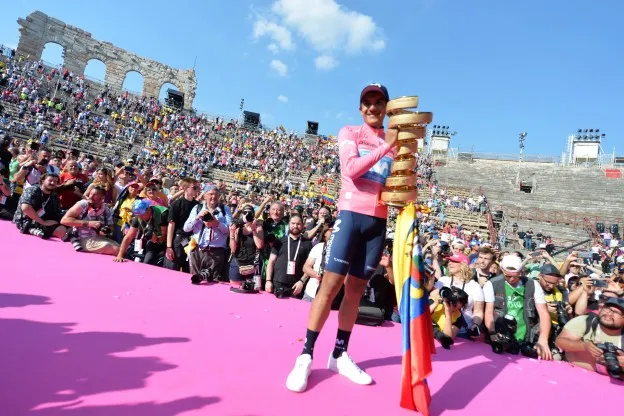 Sirotti Richard Carapaz Veronajpg