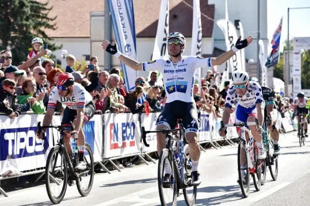 Viviani wint in Ronde van Slowakijejpg