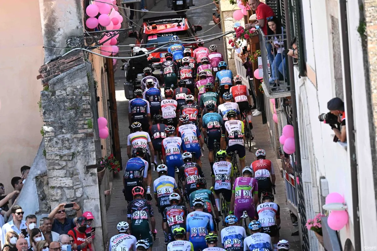 giro ditalia peloton 62814ed0da292
