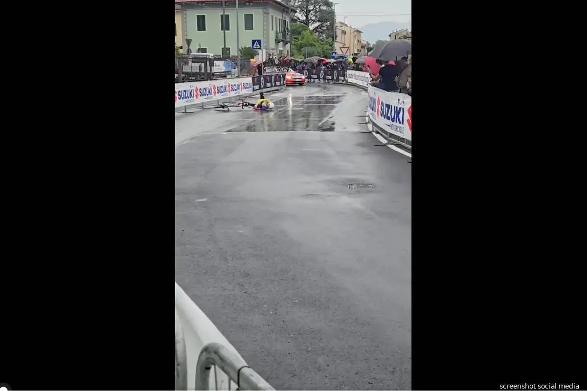 egan bernal giro val 682d6d2640467jpg