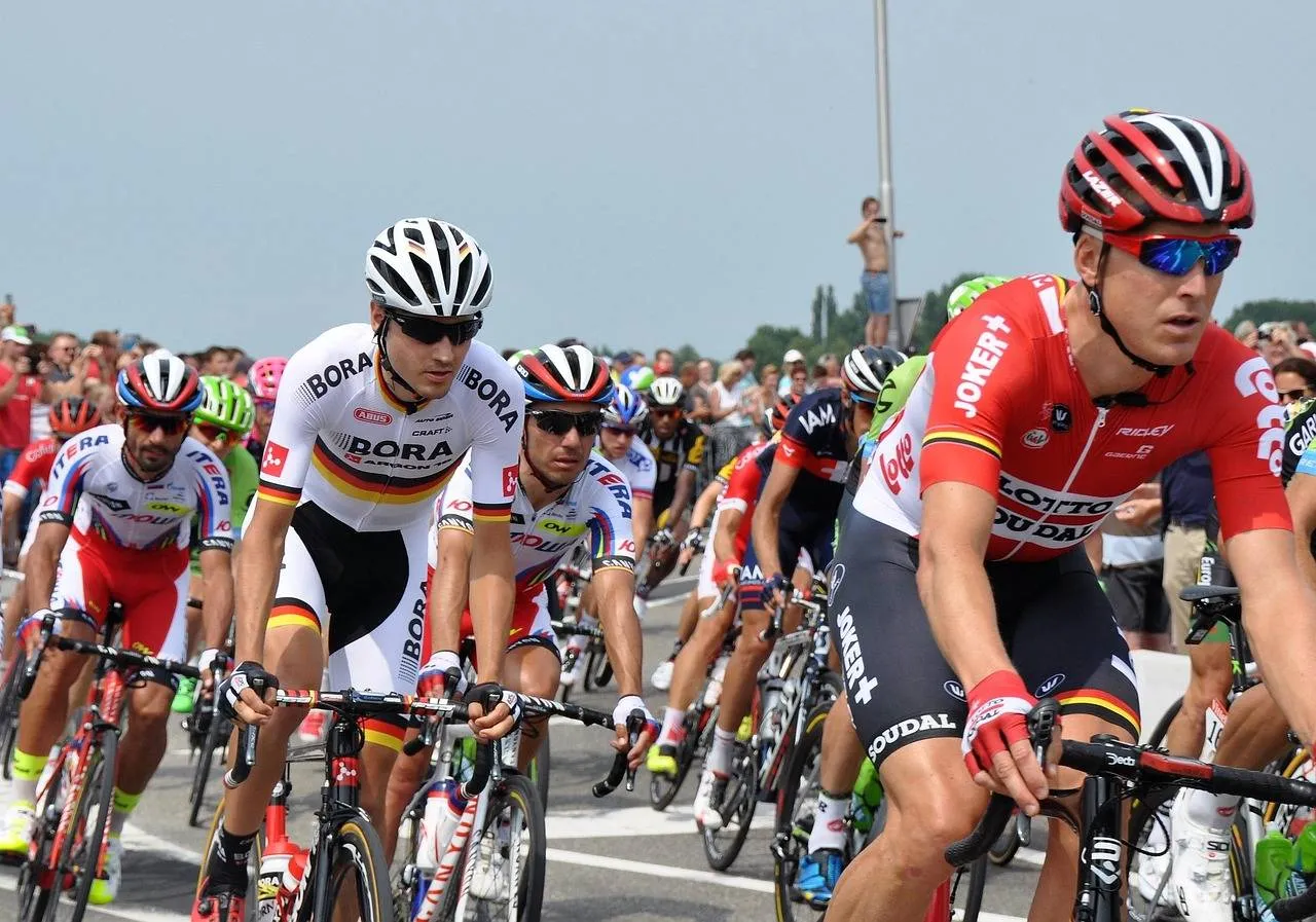 the tour de france 4839304 1280