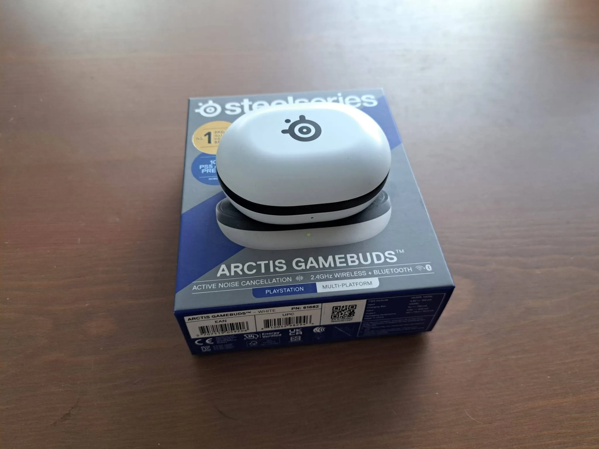 steelseries arctis gamebuds case op doos