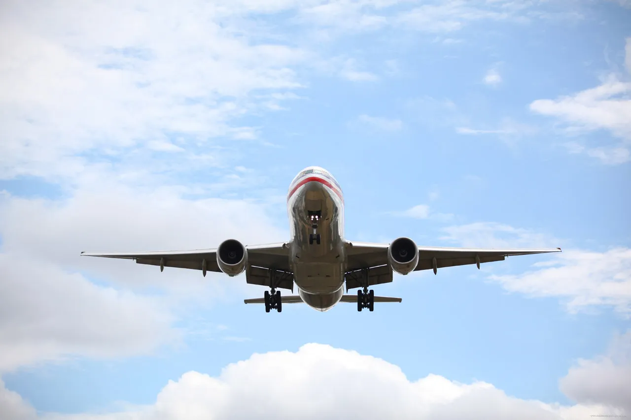 airplane landing