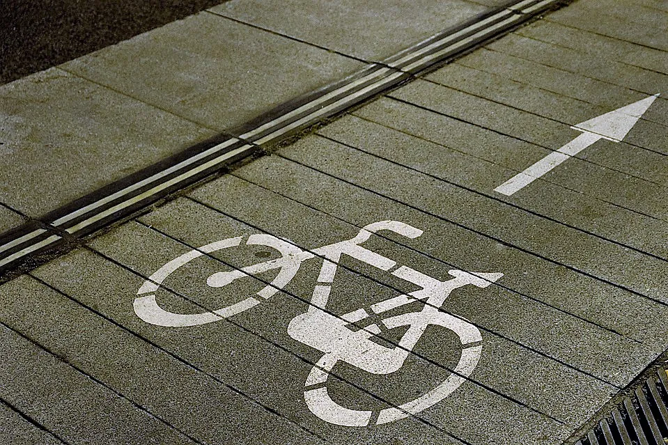 bike path 2441777 960 720