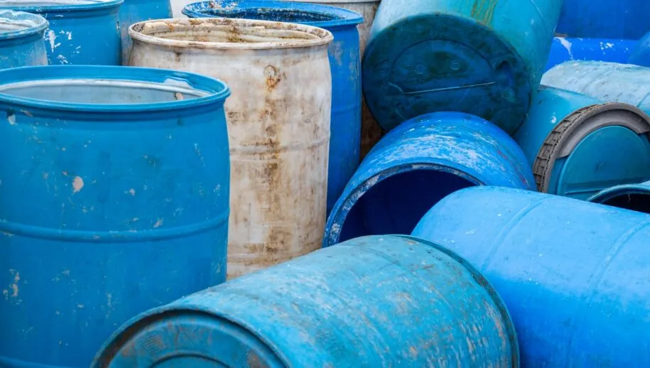 blue barrels 1541422454ict 915x518 1