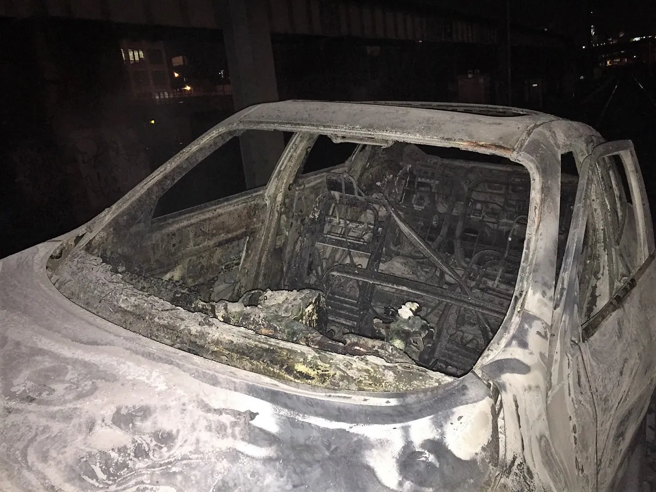 car fire on lirr tracks in queens 21418472170