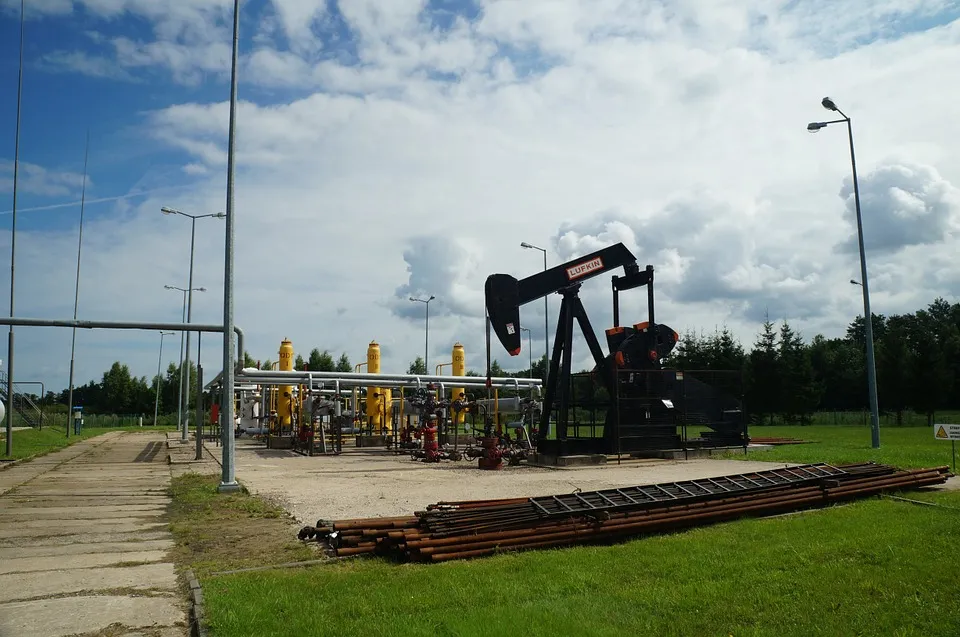 crude oil mine 863217 960 720
