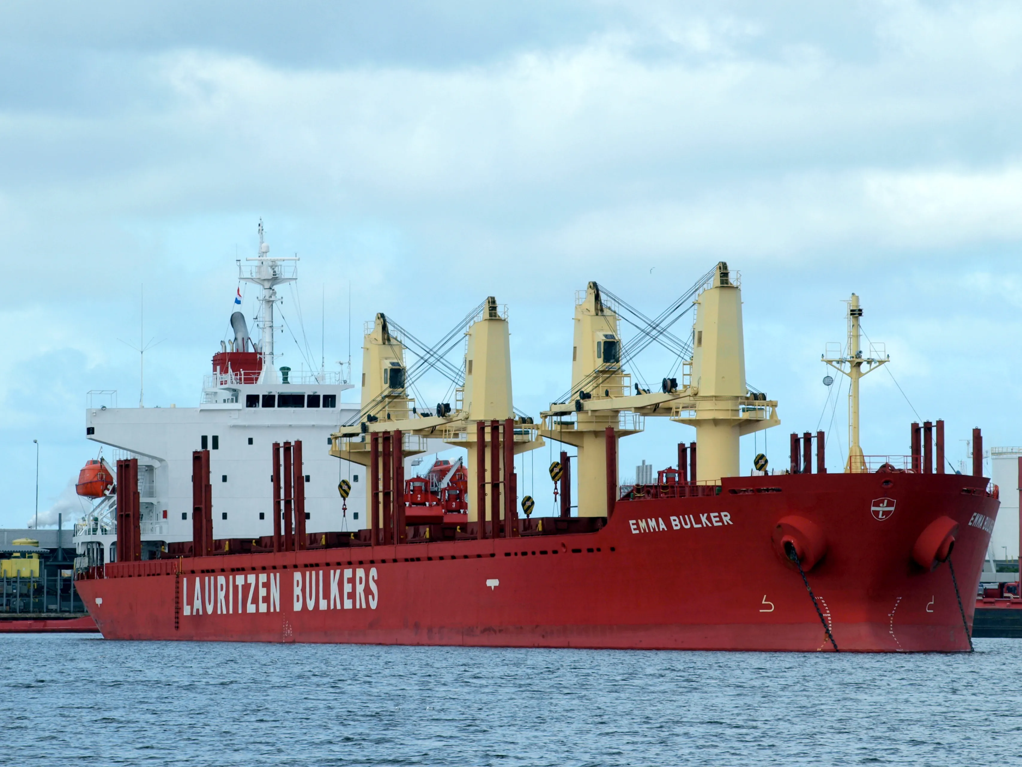emma bulker imo 9424091 at port of amsterdam
