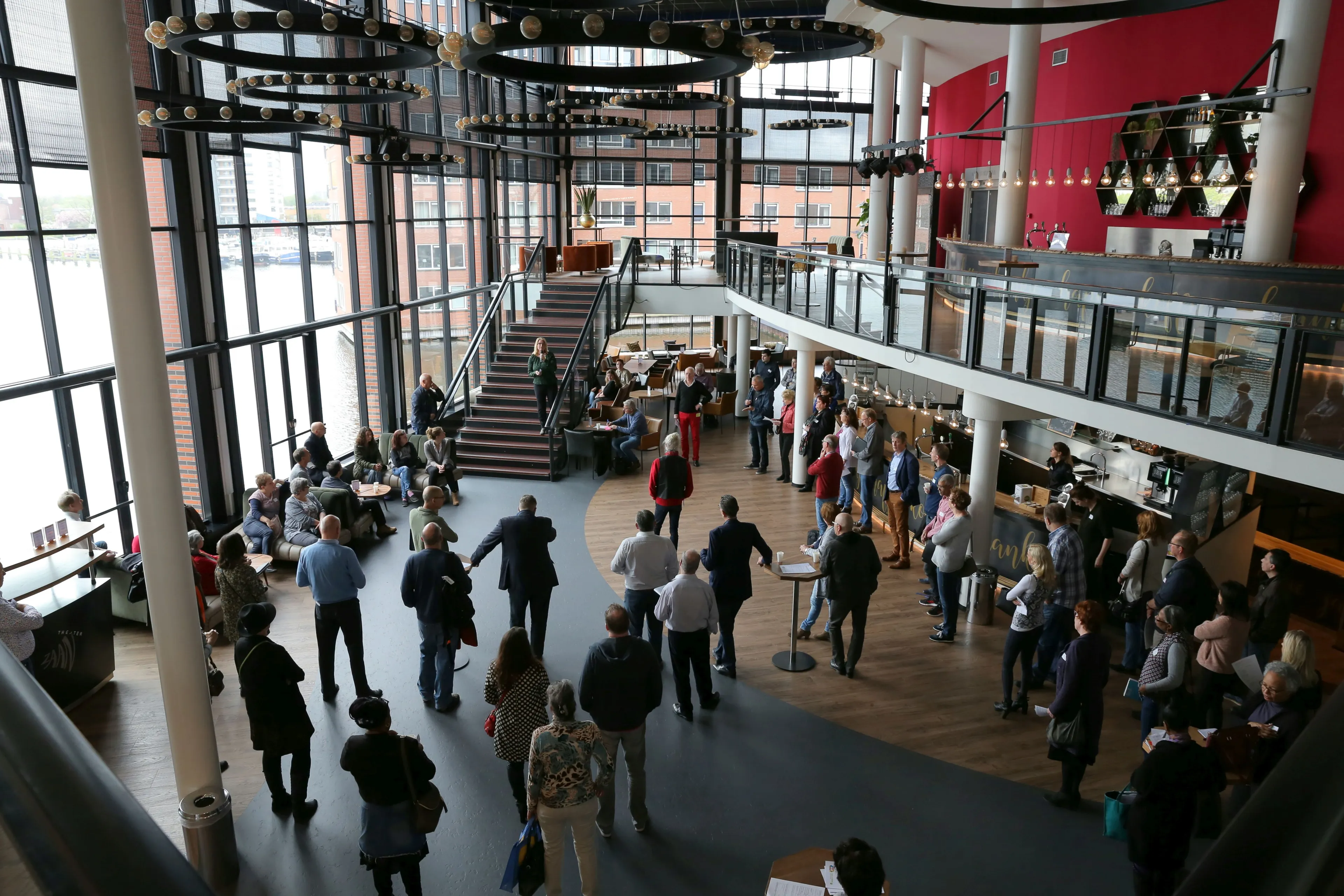 foto bij persbericht alles draait om jou in heropend netwerkcaf zaanstad 28 aug 2020