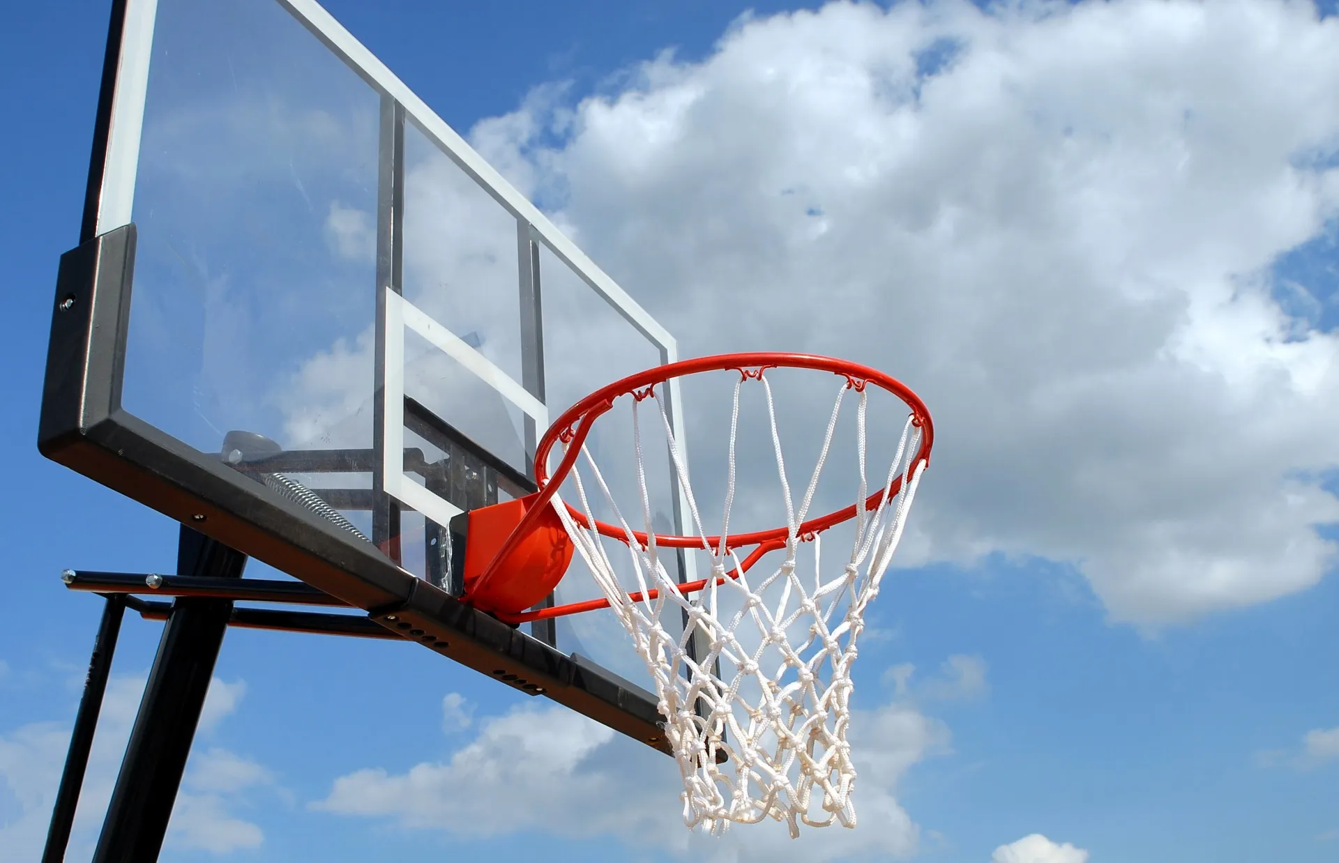 outdoor basketball rim