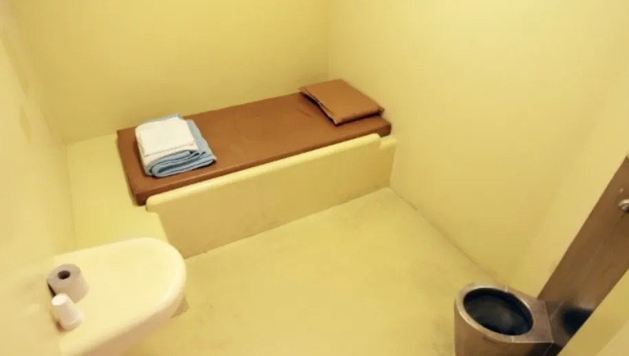 politiecel 915x518 1