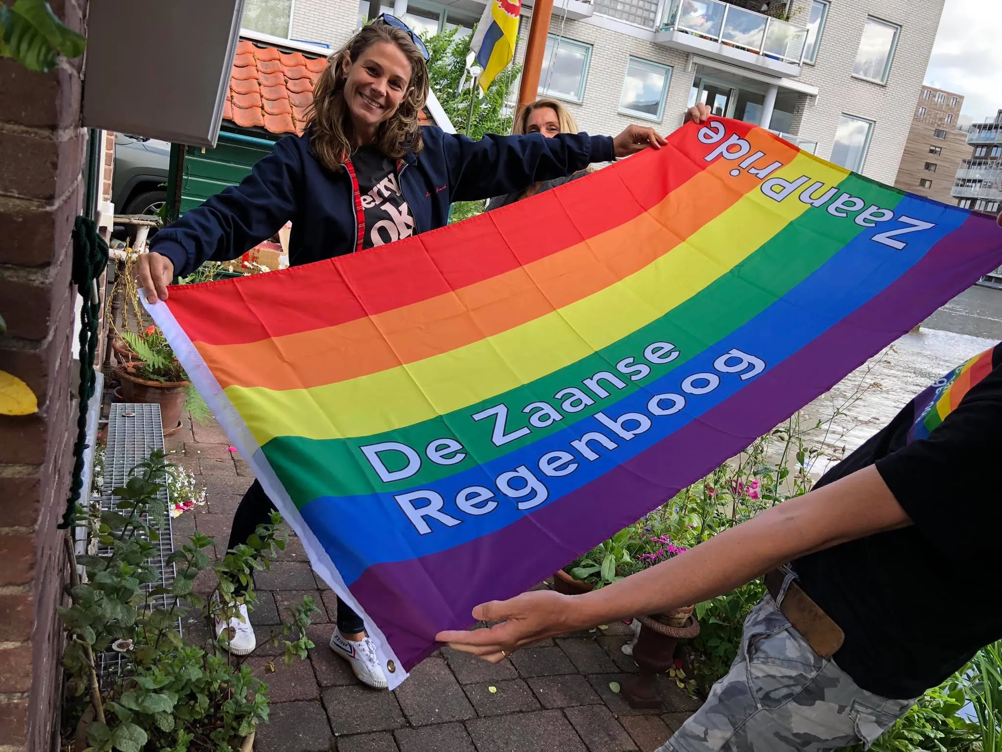 regenboogvlag zaanstad