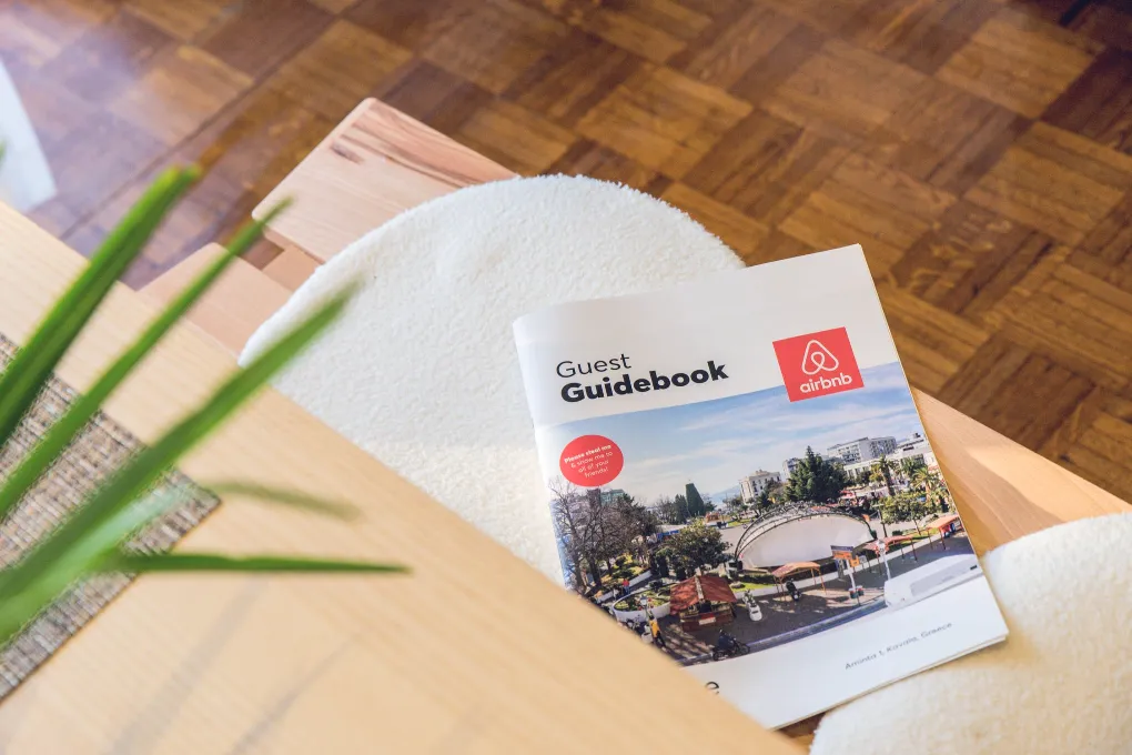 screenshot 2019 07 01 guest guidebook free stock photo