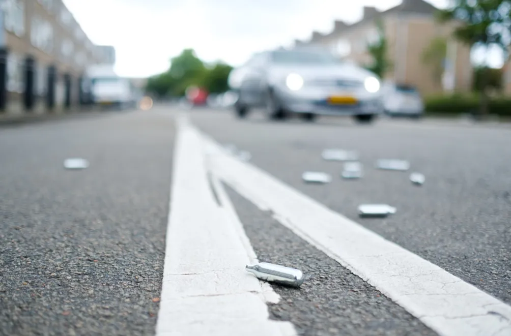 screenshot 2019 07 04 lachgas ampullen op straat1