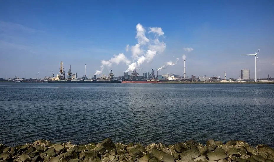 Tata Steel vanaf het water