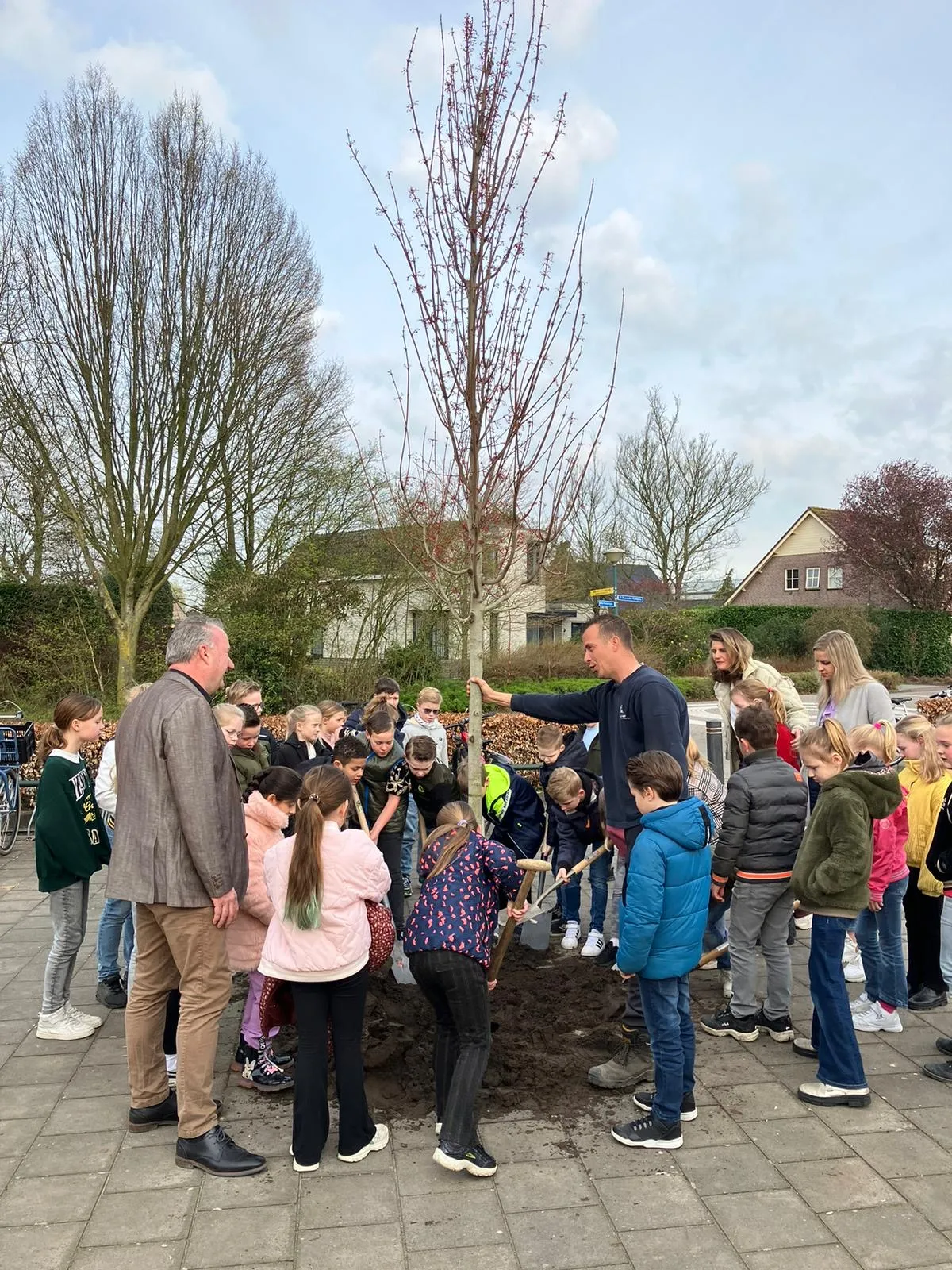 420175981 827526166068194 8207072983460737588 n