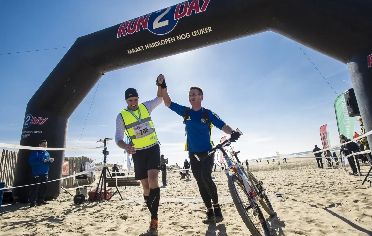 finish duo nieuwsbrief strandmarathon scheveningen zandvoort