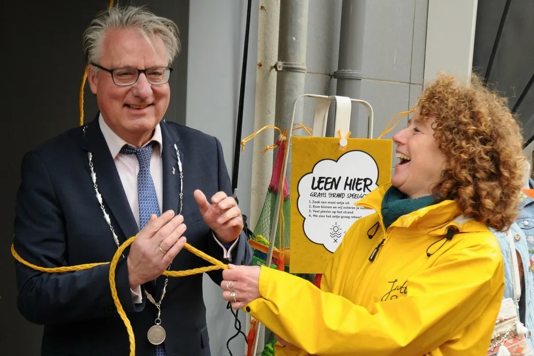 juttersgeluk opent winkel x atelier in kerkstraat zandvoort 4b