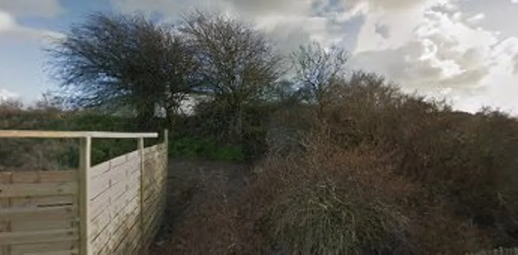 mogelijke locatie tennishal duintjesveld google streetview