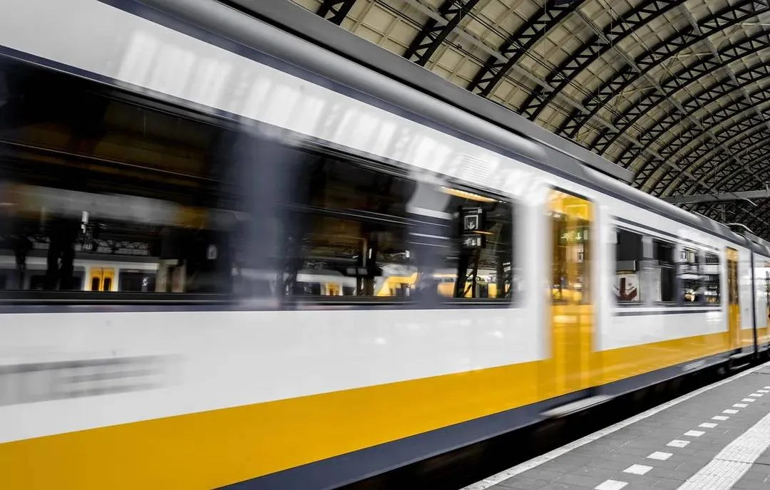 train 3714601 1280jpg