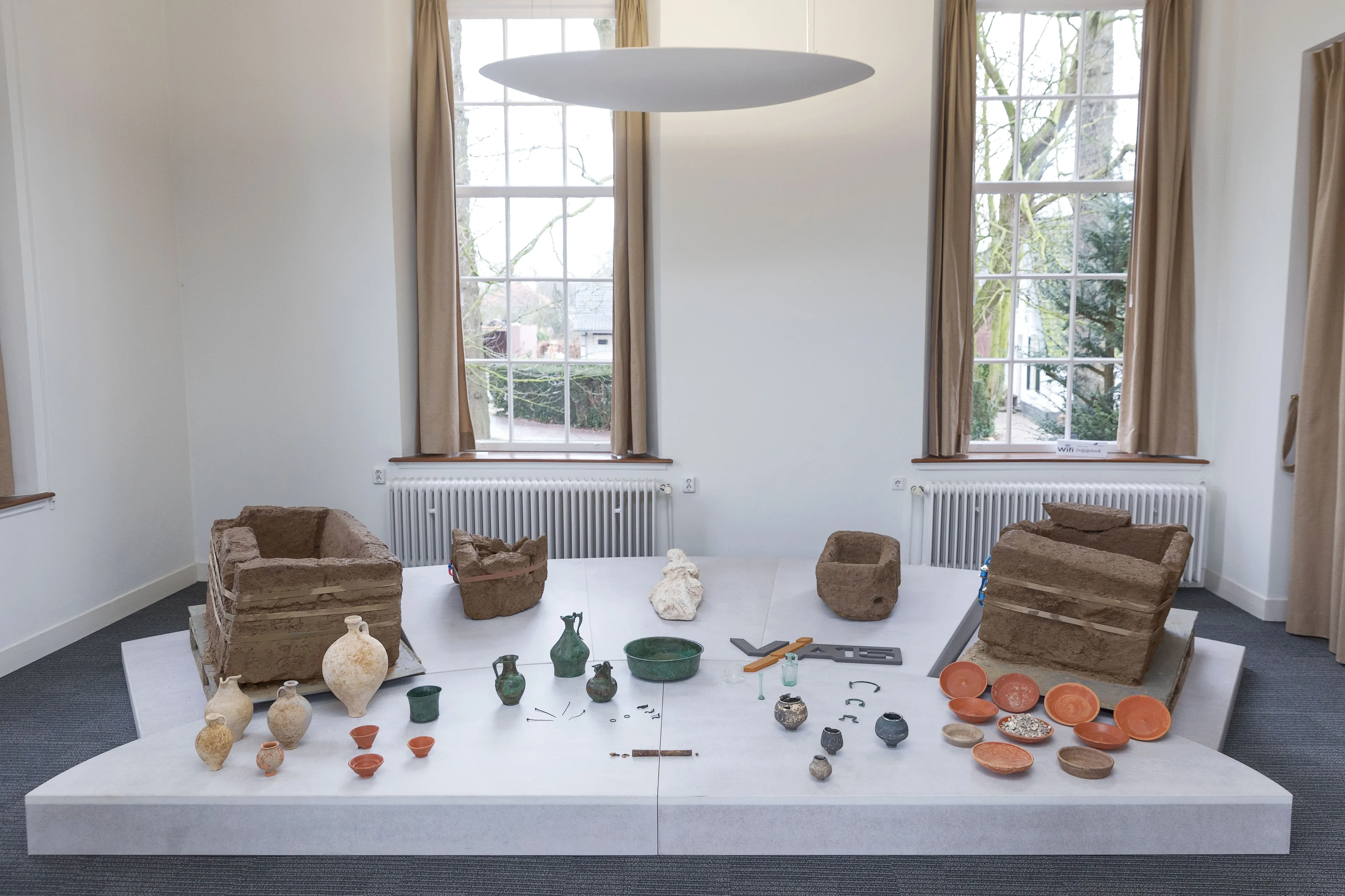 archeologie voorwerpen en askisten 1 1