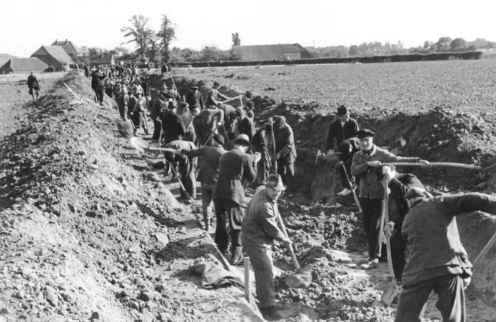 bundesarchiv lezing karin van veen bundesarchiv bild im westen ausheben eines grabens