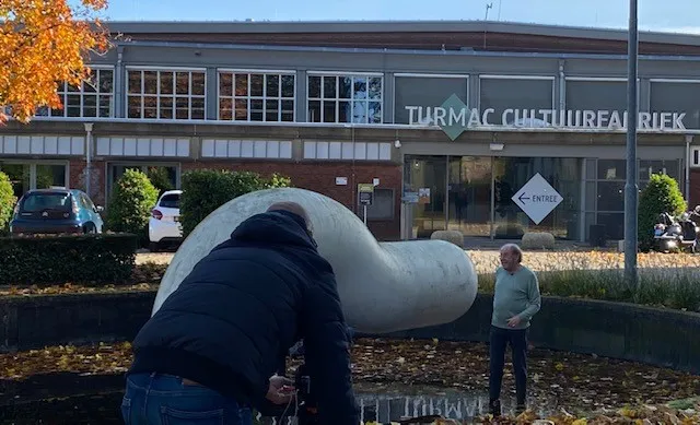 depotbeheerder chris kroon in de vijver