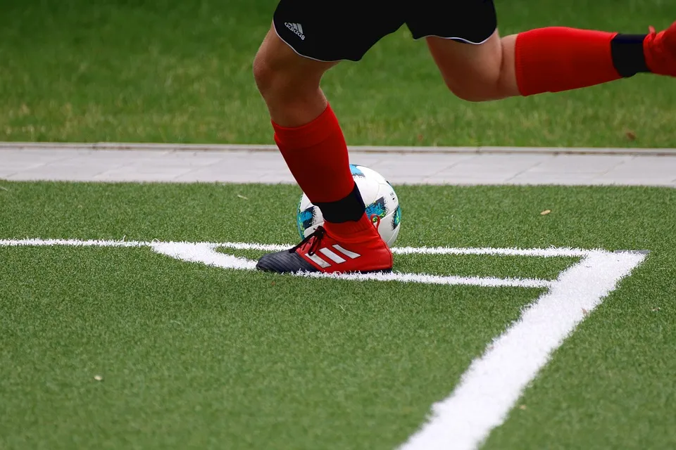 football 3493024 960 720