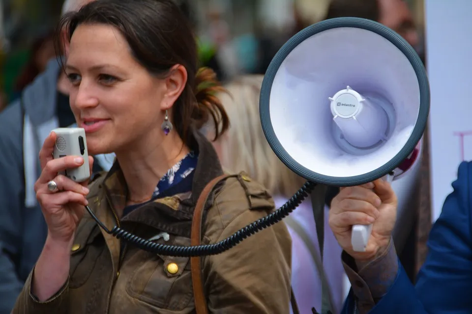 megaphone 1480342 960 720