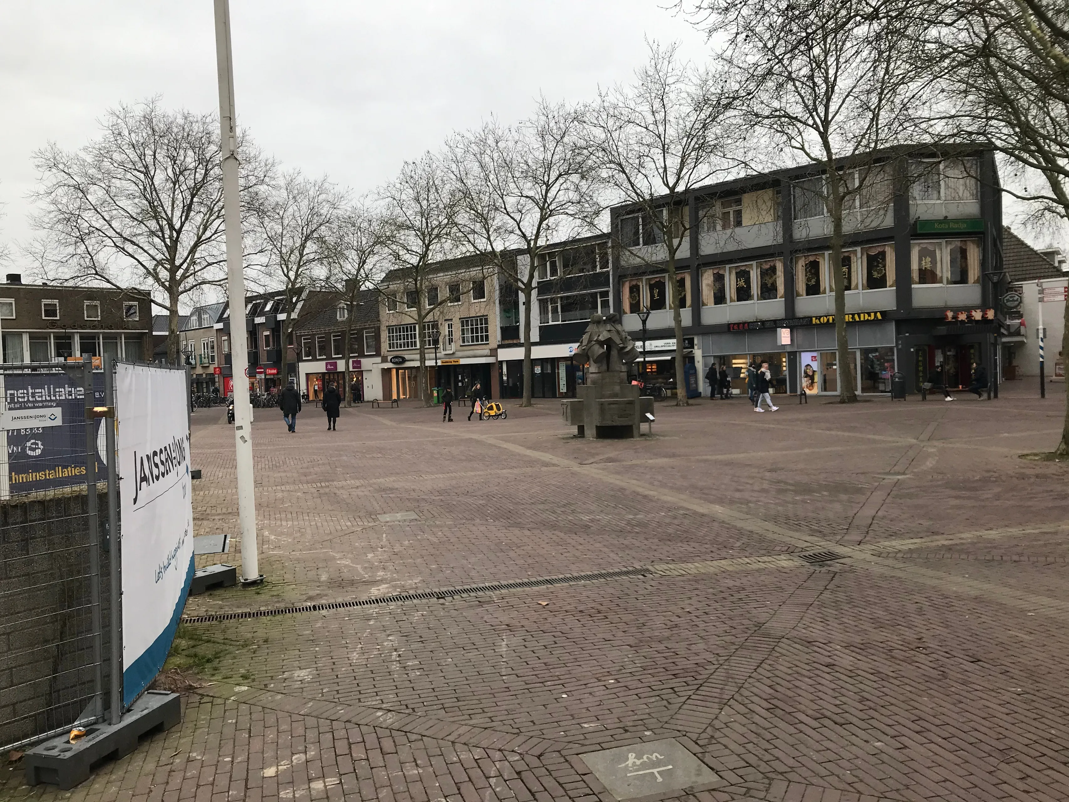 raadhuisplein zevenaar img 2880