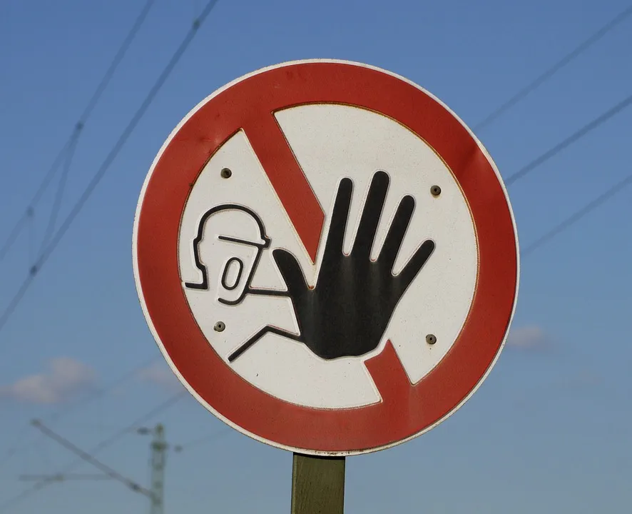 stop 1756179 960 720