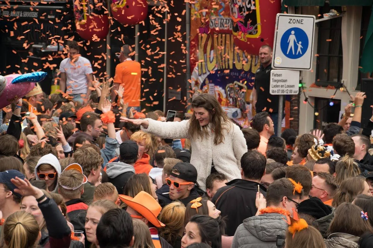 crowd 6852132 1280