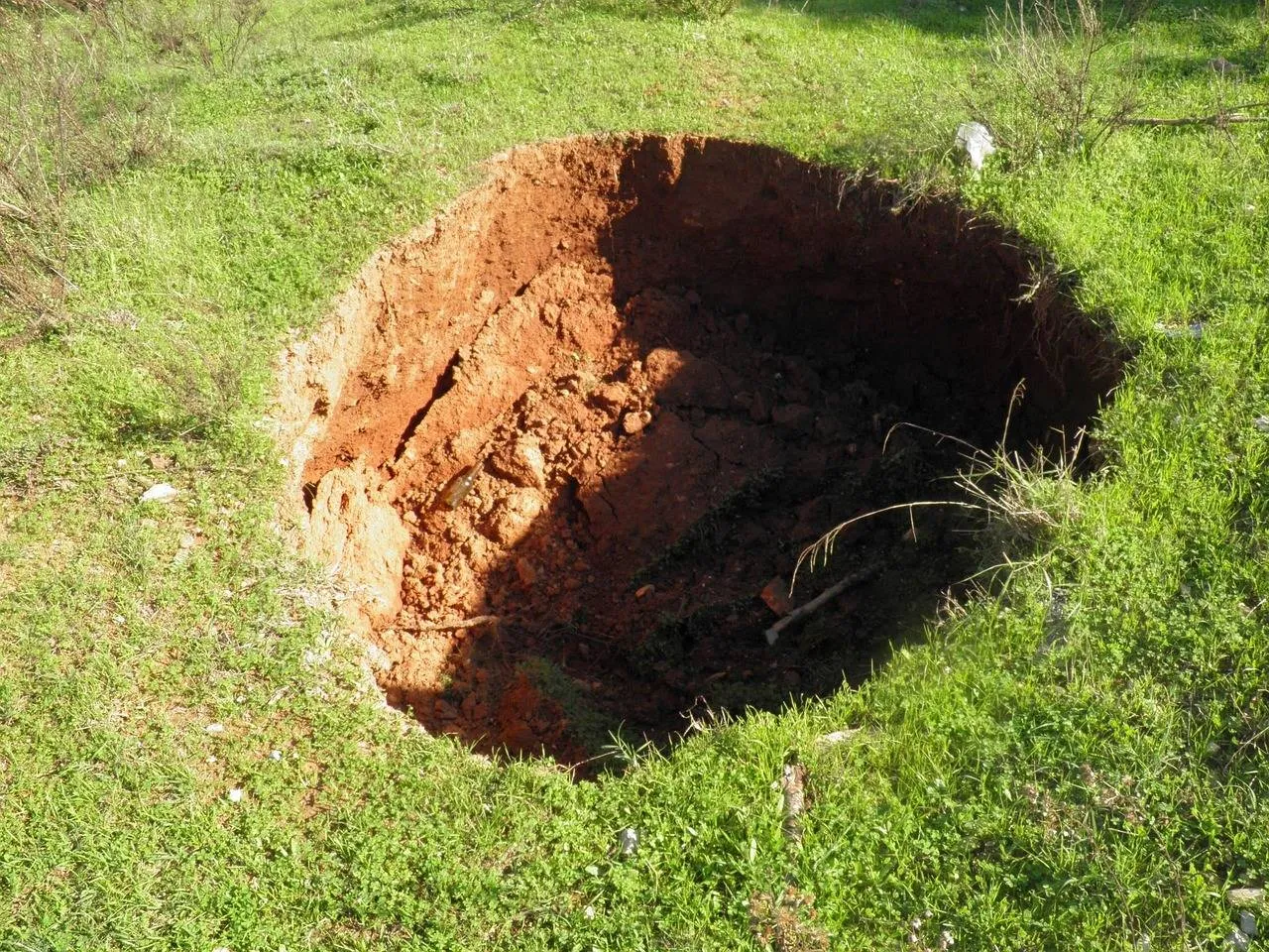 hole-1036733_1280