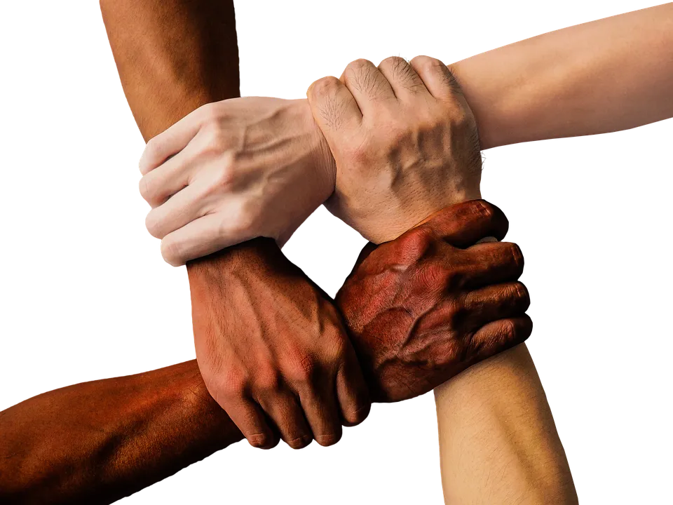 hand 1917895 960 720