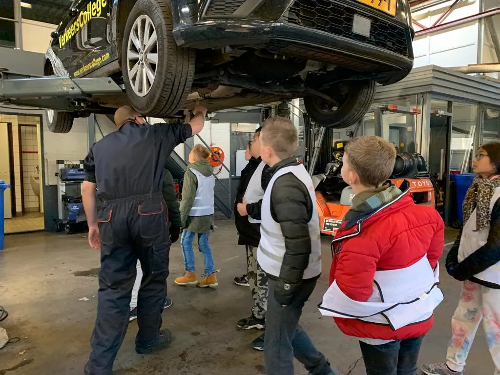 werkbezoek van der linden groep 2