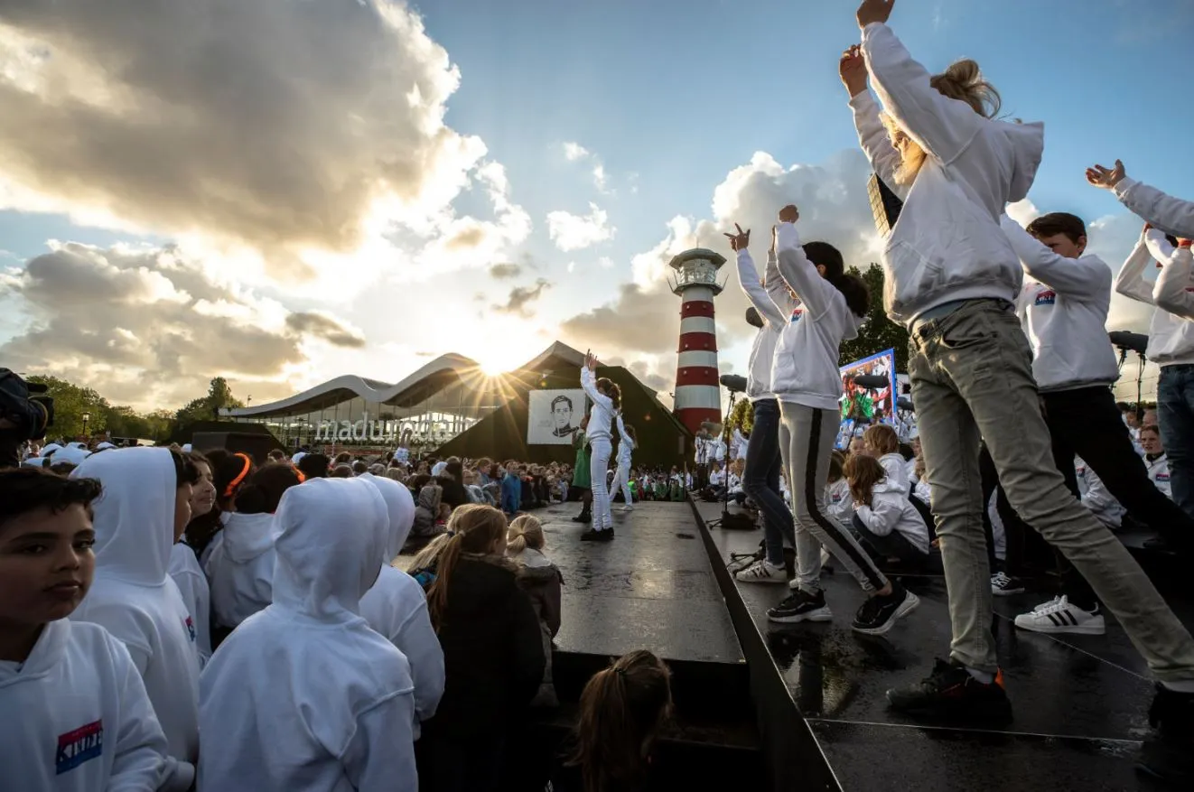 beeldmateriaal20 20nationale20kinderherdenking20420mei20bij20madurodam18208
