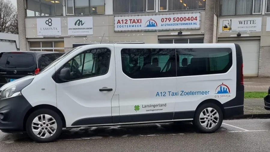 busje met logo
