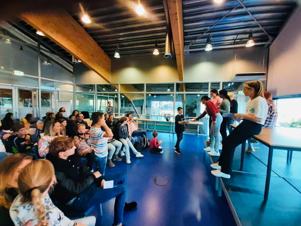 certificaatuitreiking en debat ta oosterheem fotograaf stichting piezo