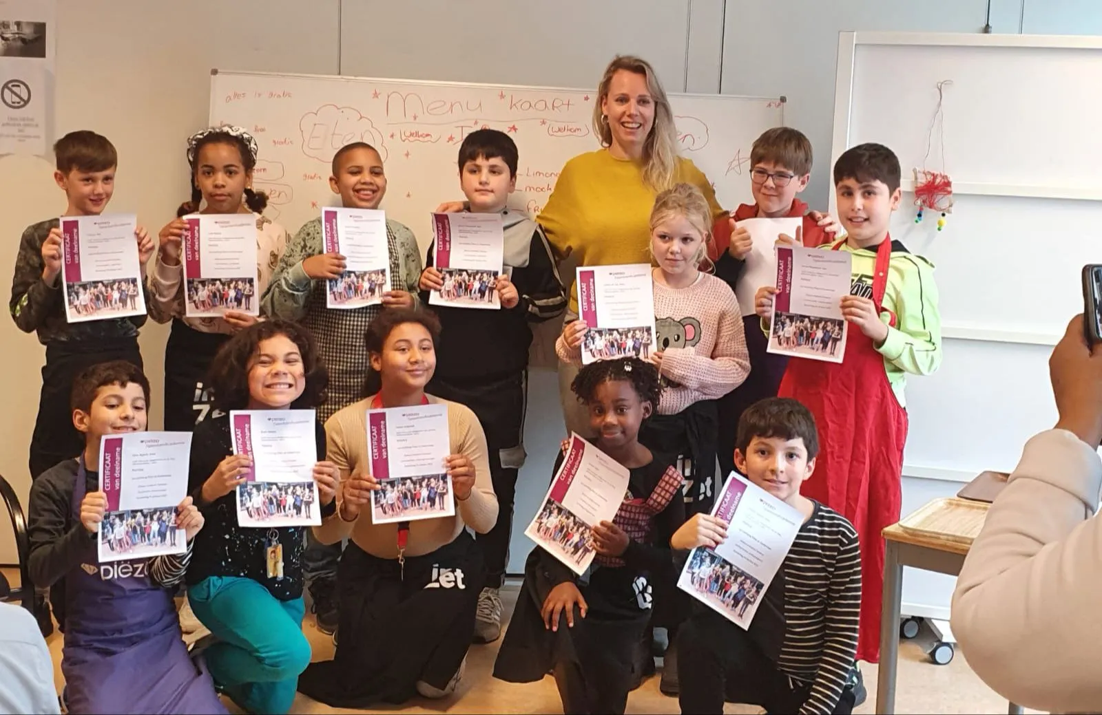 certificaten voor deelnemers piezo talentenacademie meerzicht foto stichting piezo