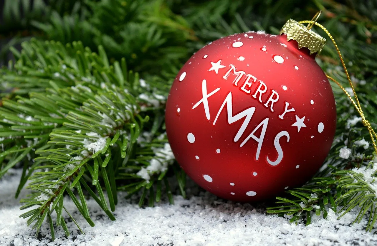 christmas ball 8378074 1280