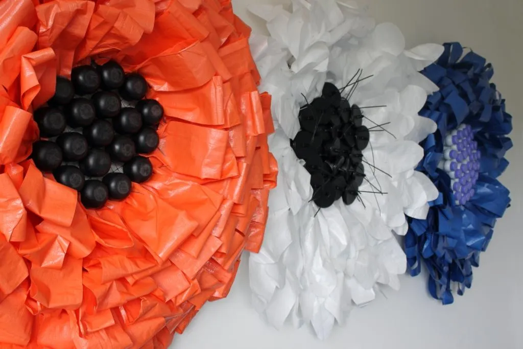 drie bloemen gespiegeld