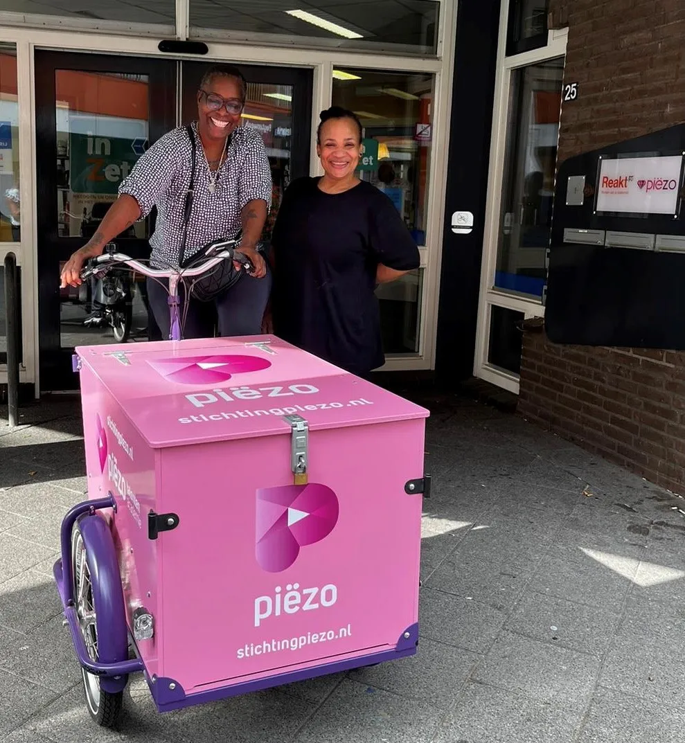 een nieuwe bakfiets voor stichting piezo foto stichting piezo